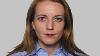 yolande knell